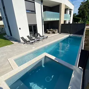  Villa Lighthouse Mit Pool Und Jacuzzi